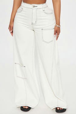 Making Moves Wide Leg Jeans - White